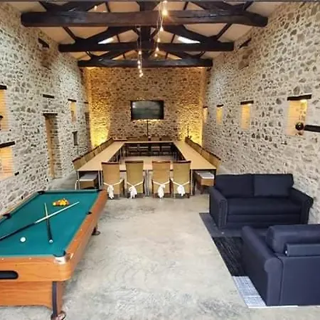 Casa de Férias Domaine Du Clody Saint-Etienne-de-Corcoue