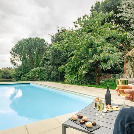 Domaine Du Clody Casa de Férias *